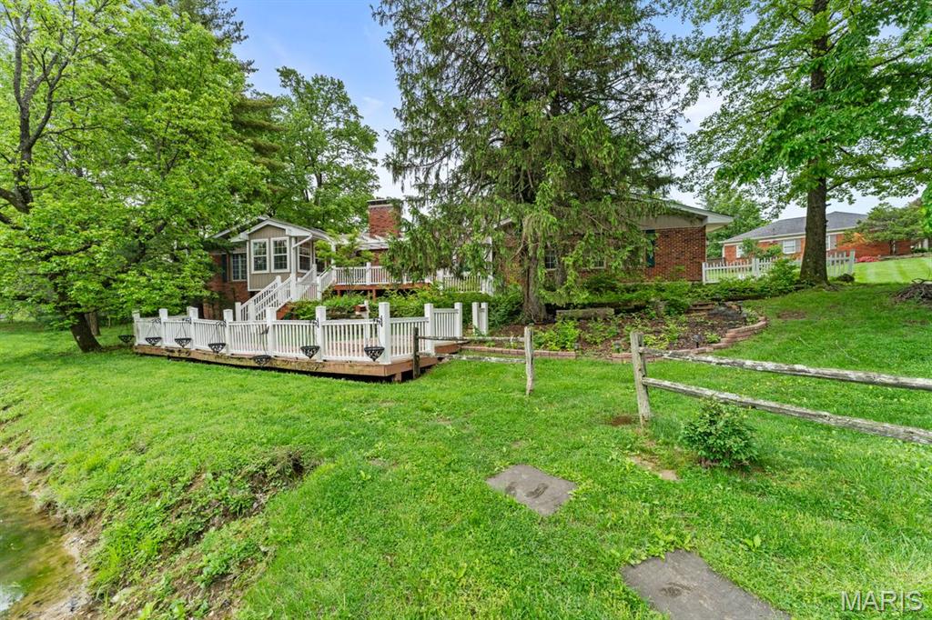160 Ladue Pines Drive