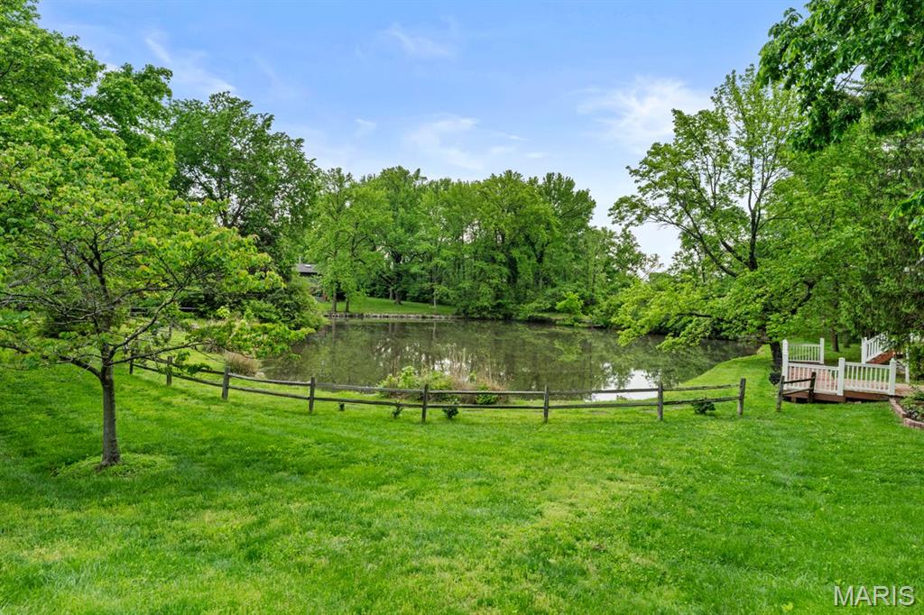 160 Ladue Pines Drive