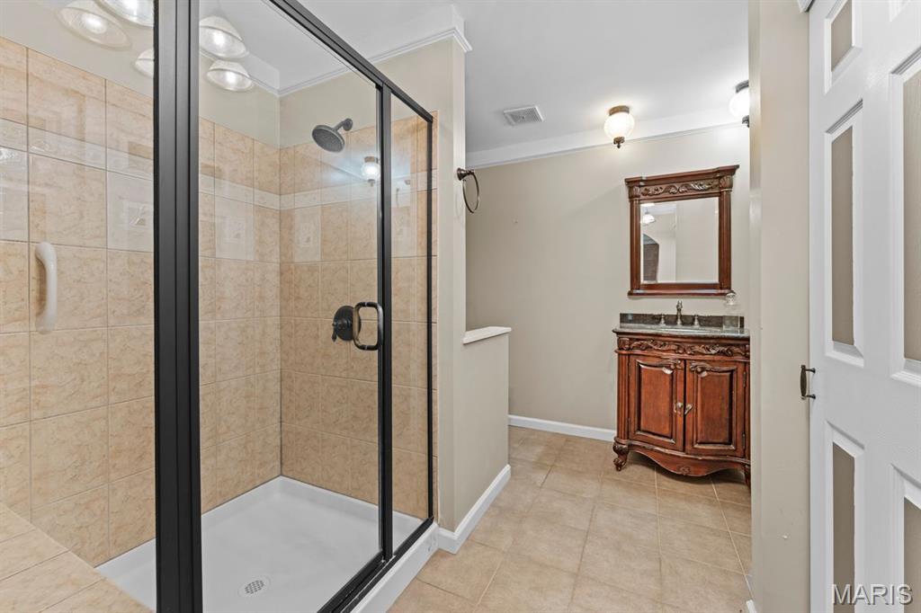 160 Ladue Pines Drive