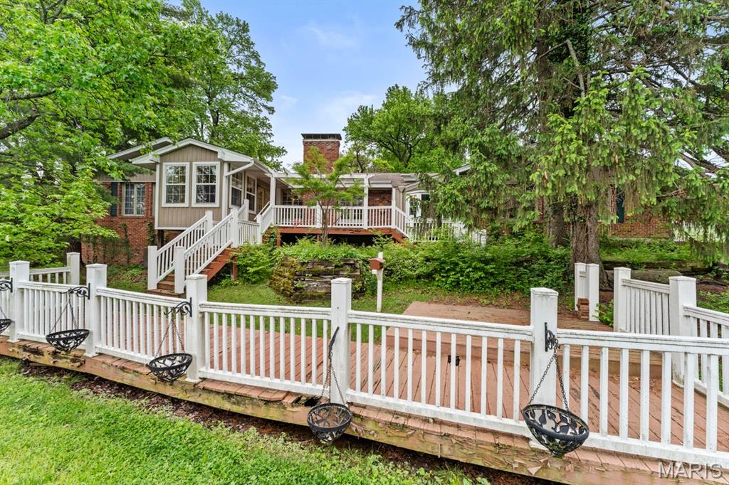 160 Ladue Pines Drive