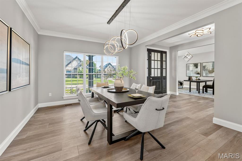 16936 Lake Meadow