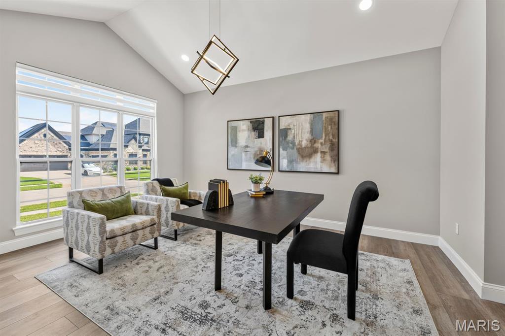 16936 Lake Meadow