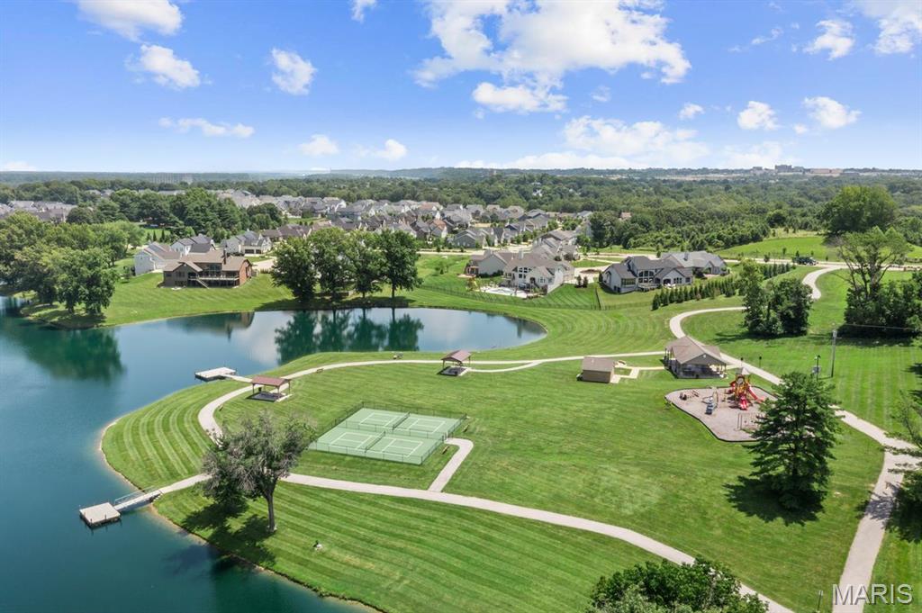 16936 Lake Meadow