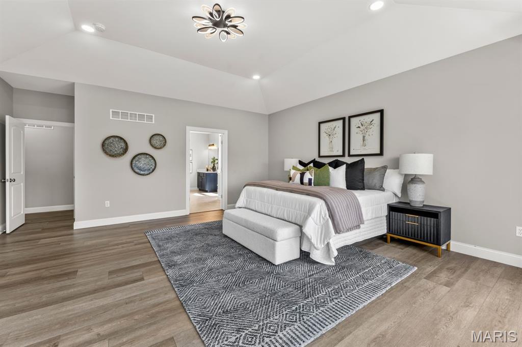 16936 Lake Meadow