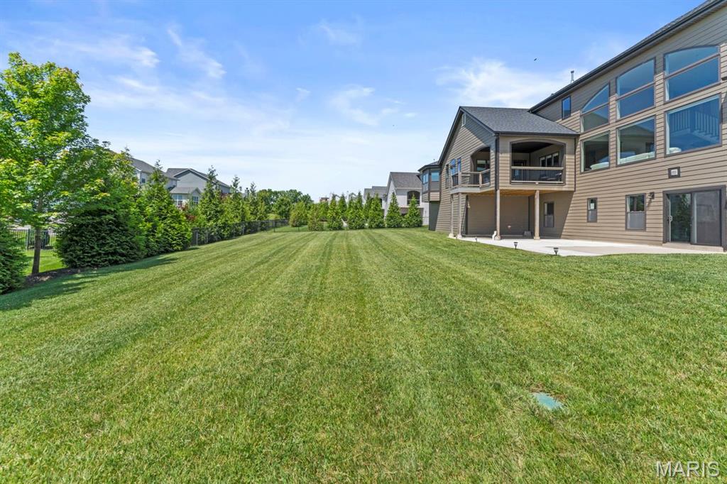 16936 Lake Meadow