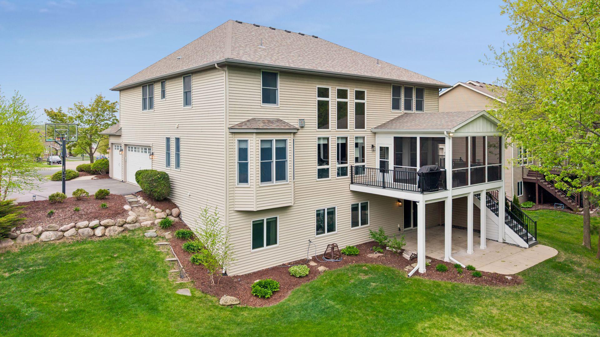 1800 Carriage Drive