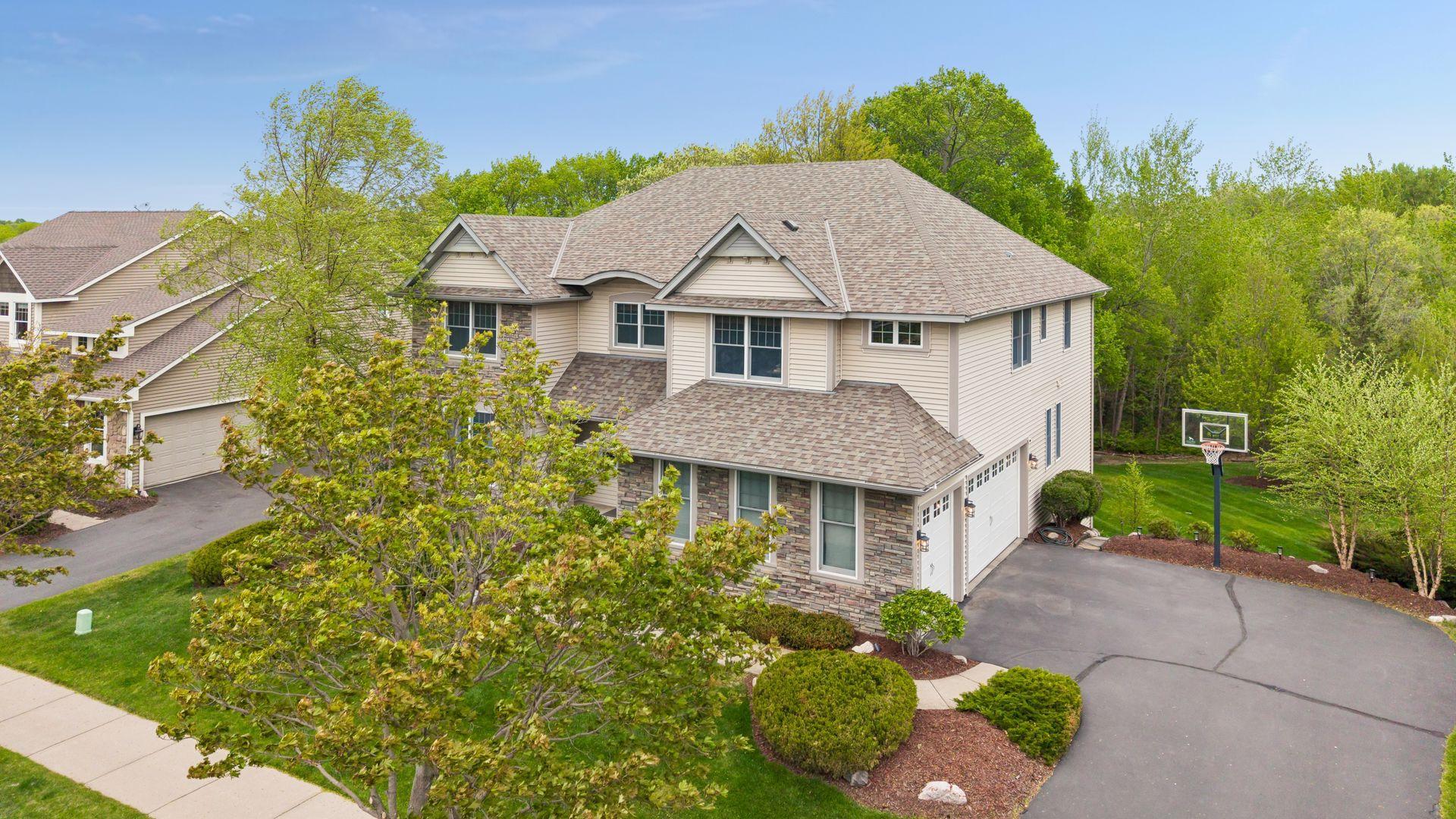 1800 Carriage Drive