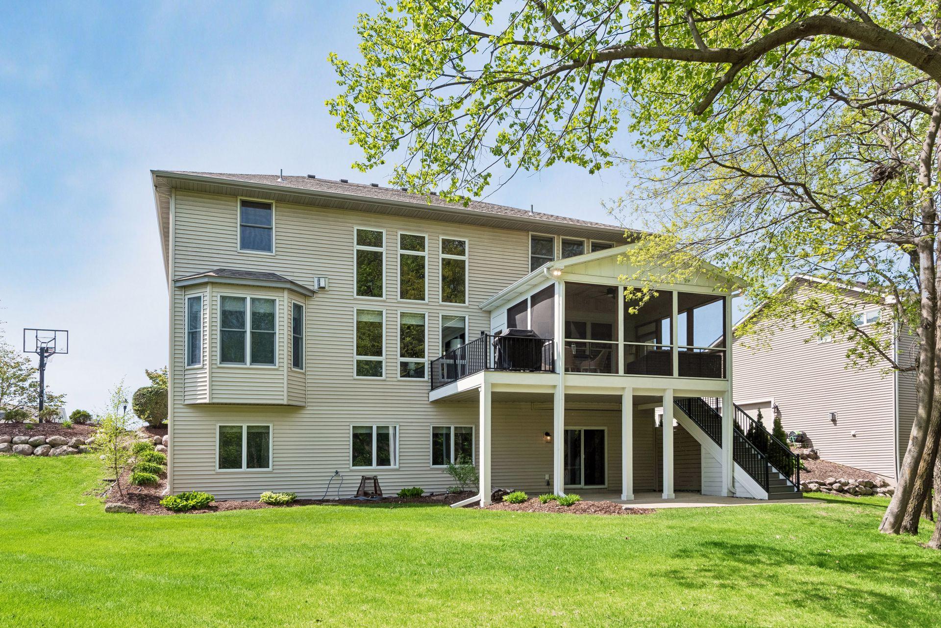 1800 Carriage Drive