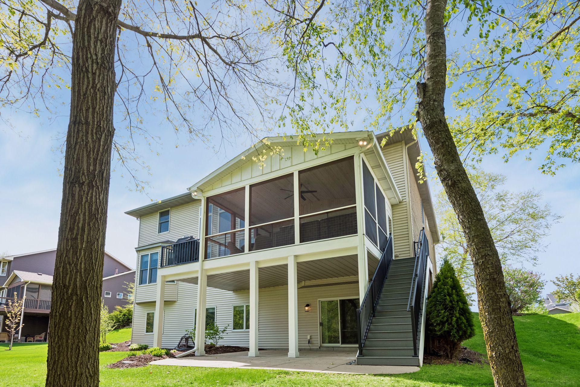 1800 Carriage Drive