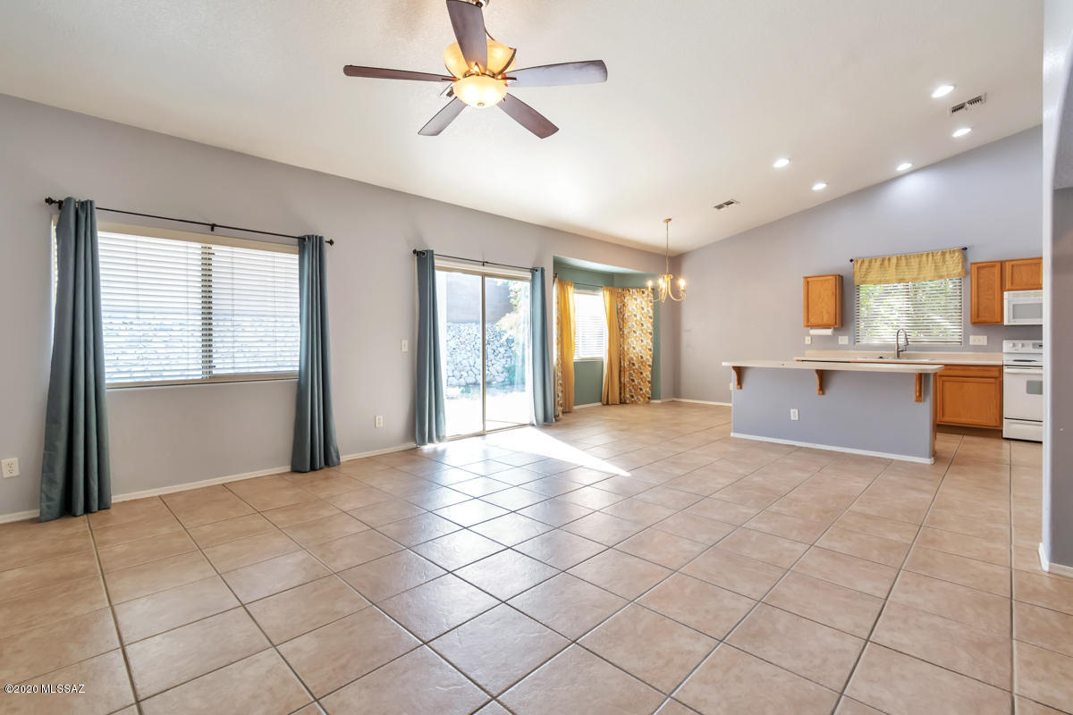 4384 W Gatekeeper Drive