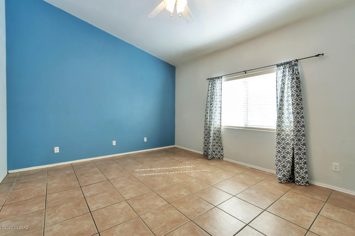 4384 W Gatekeeper Drive