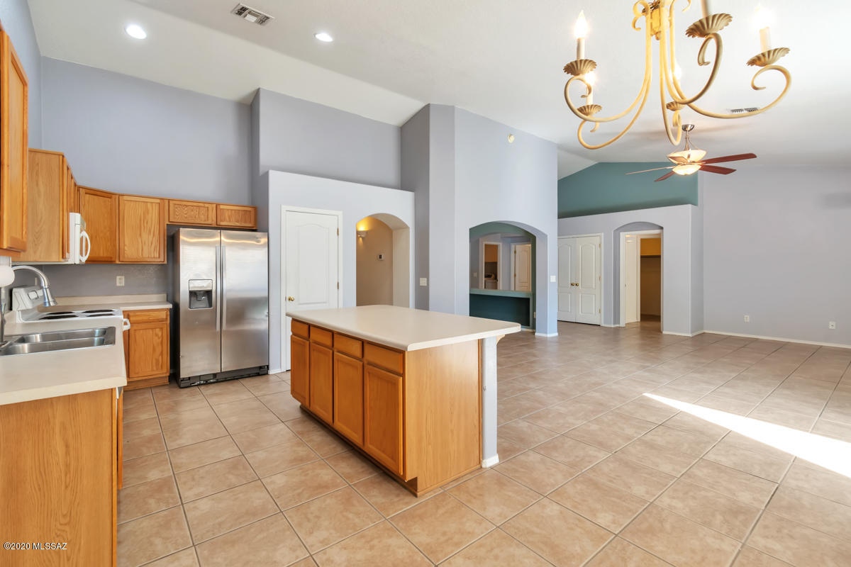 4384 W Gatekeeper Drive