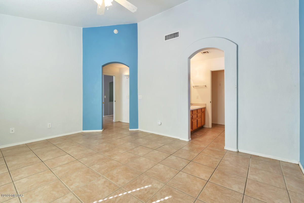 4384 W Gatekeeper Drive
