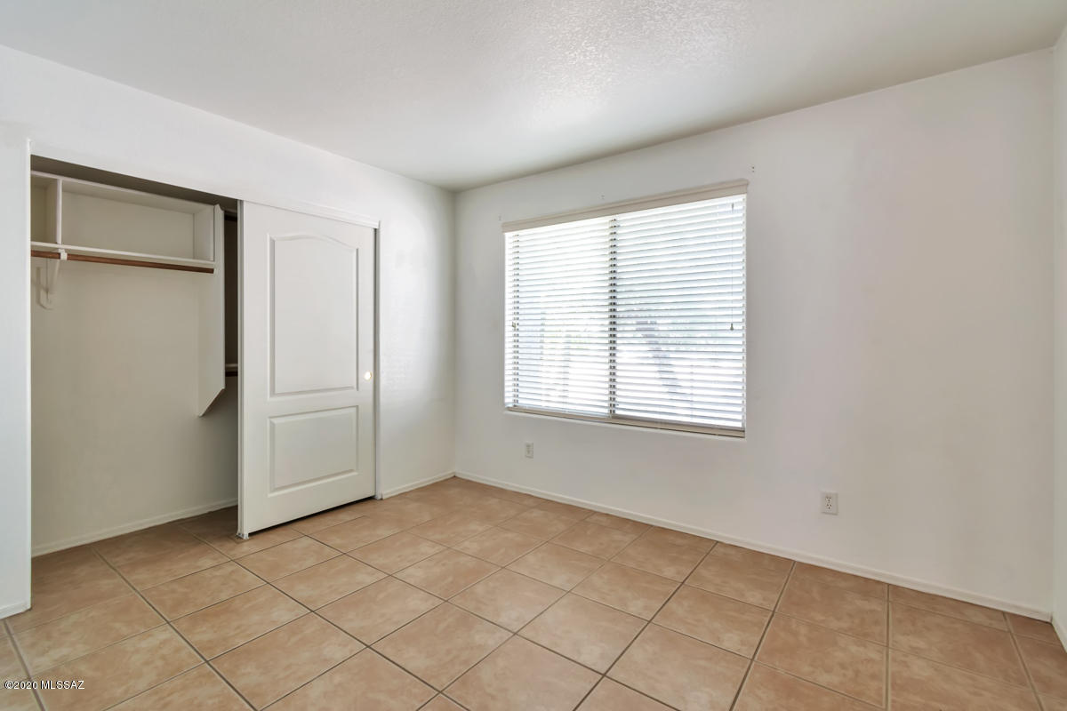 4384 W Gatekeeper Drive