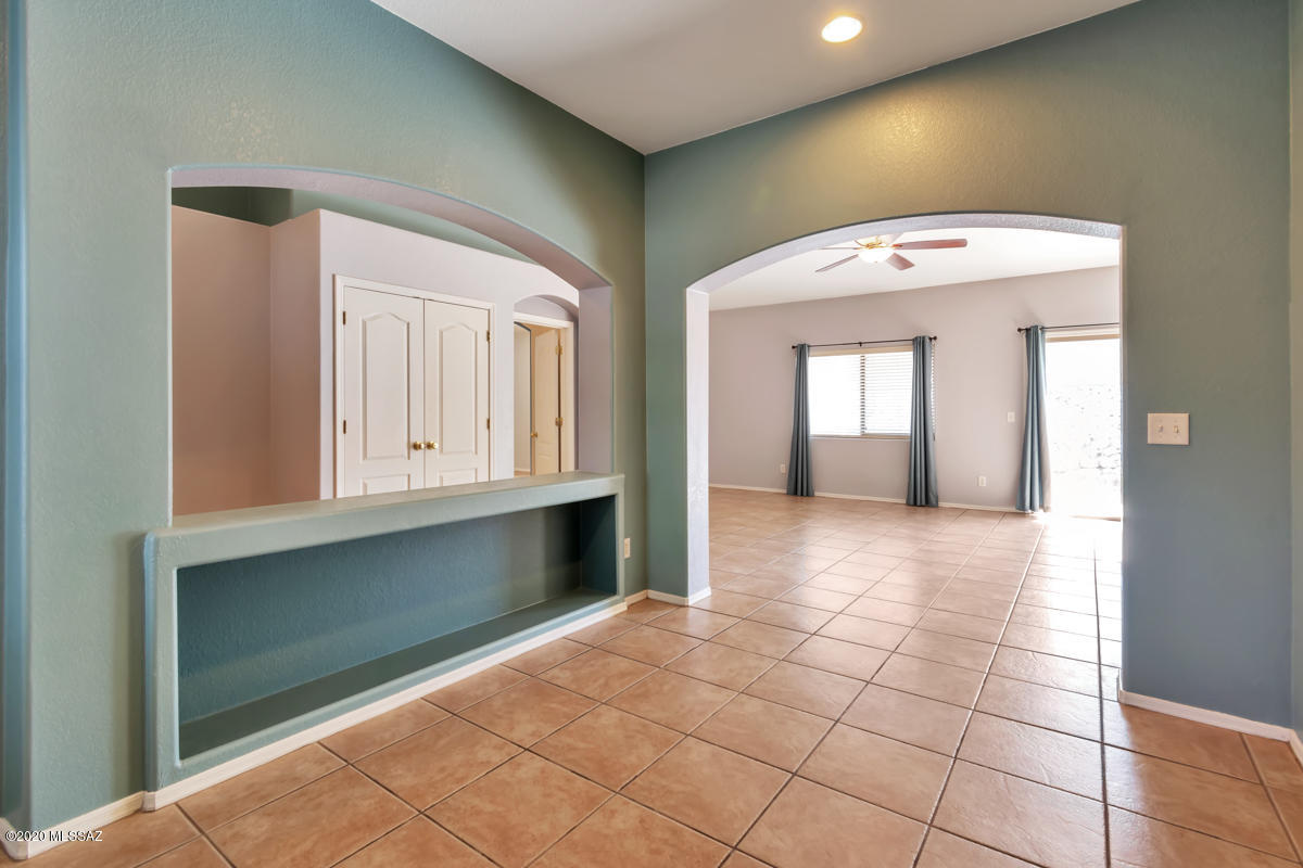 4384 W Gatekeeper Drive