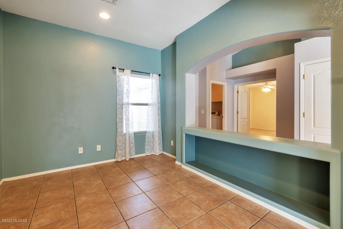 4384 W Gatekeeper Drive