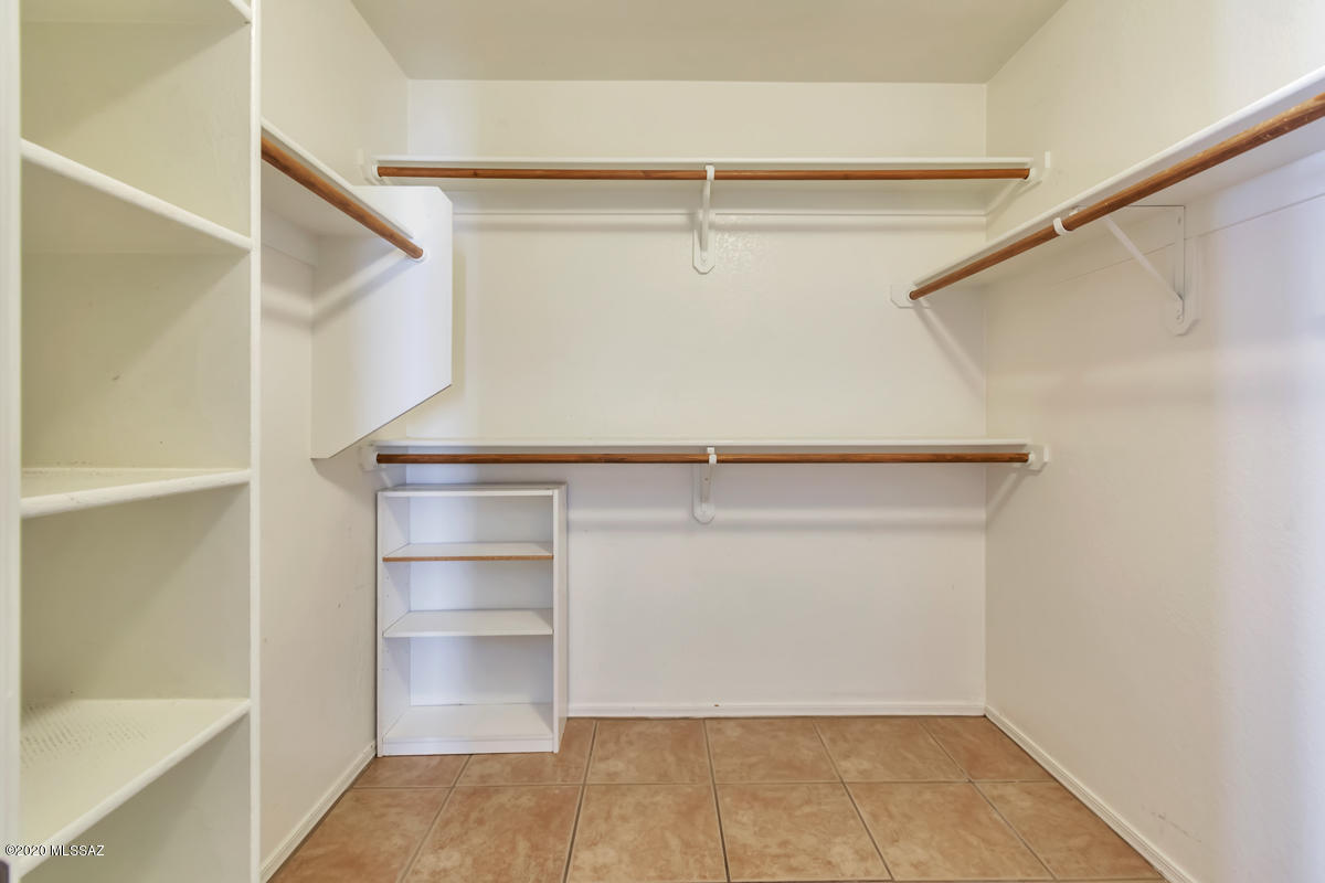 4384 W Gatekeeper Drive