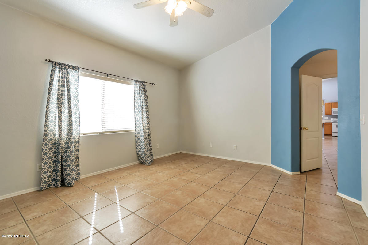 4384 W Gatekeeper Drive