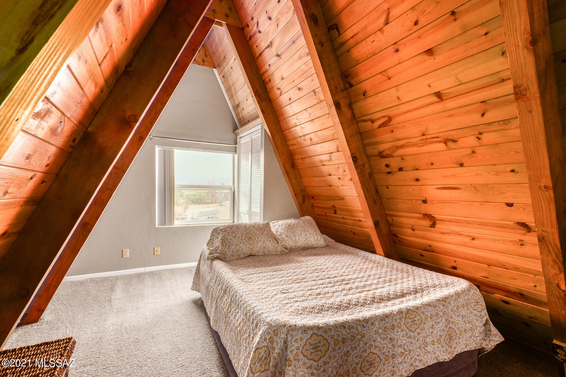 3285 E Calle Agassiz