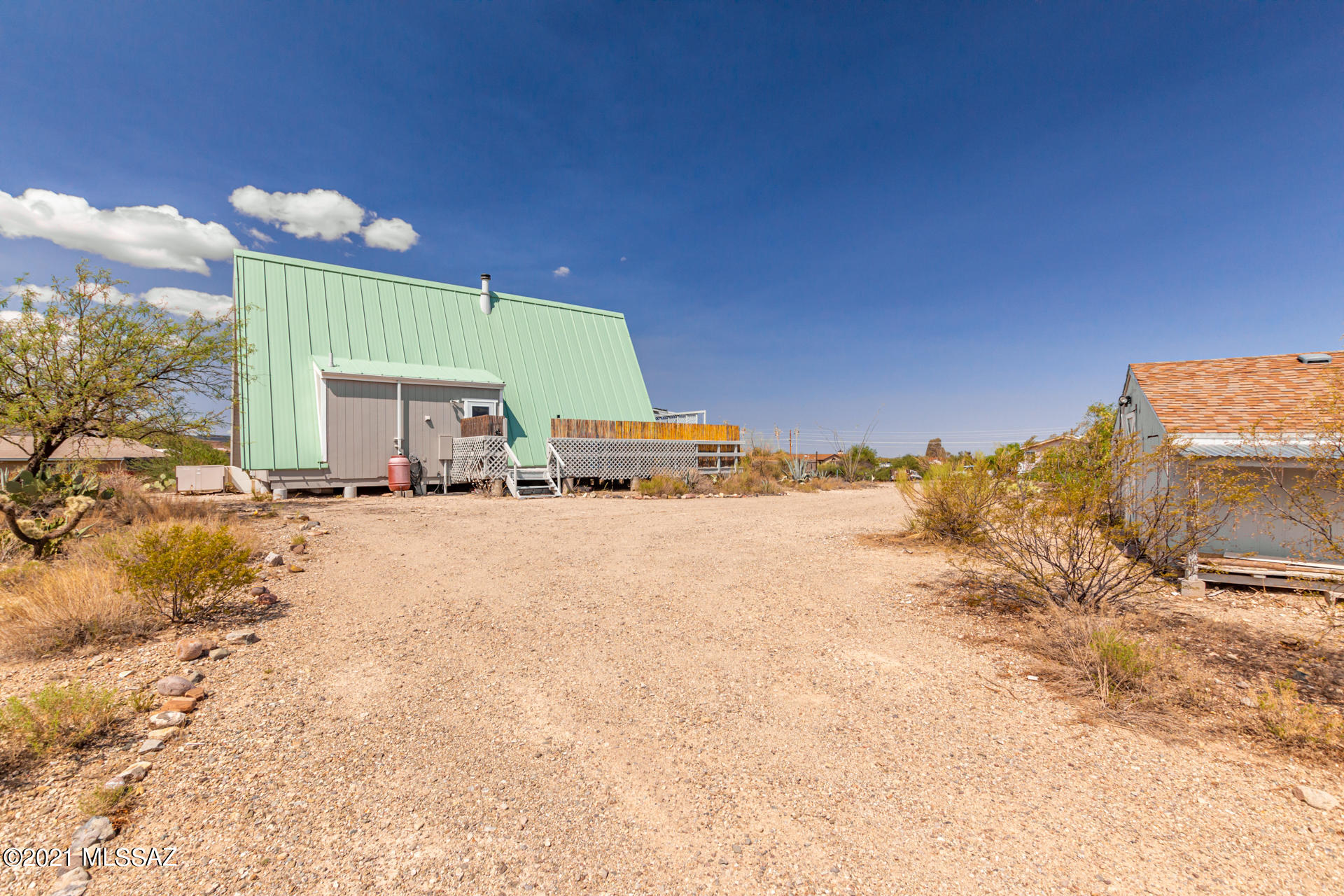 3285 E Calle Agassiz