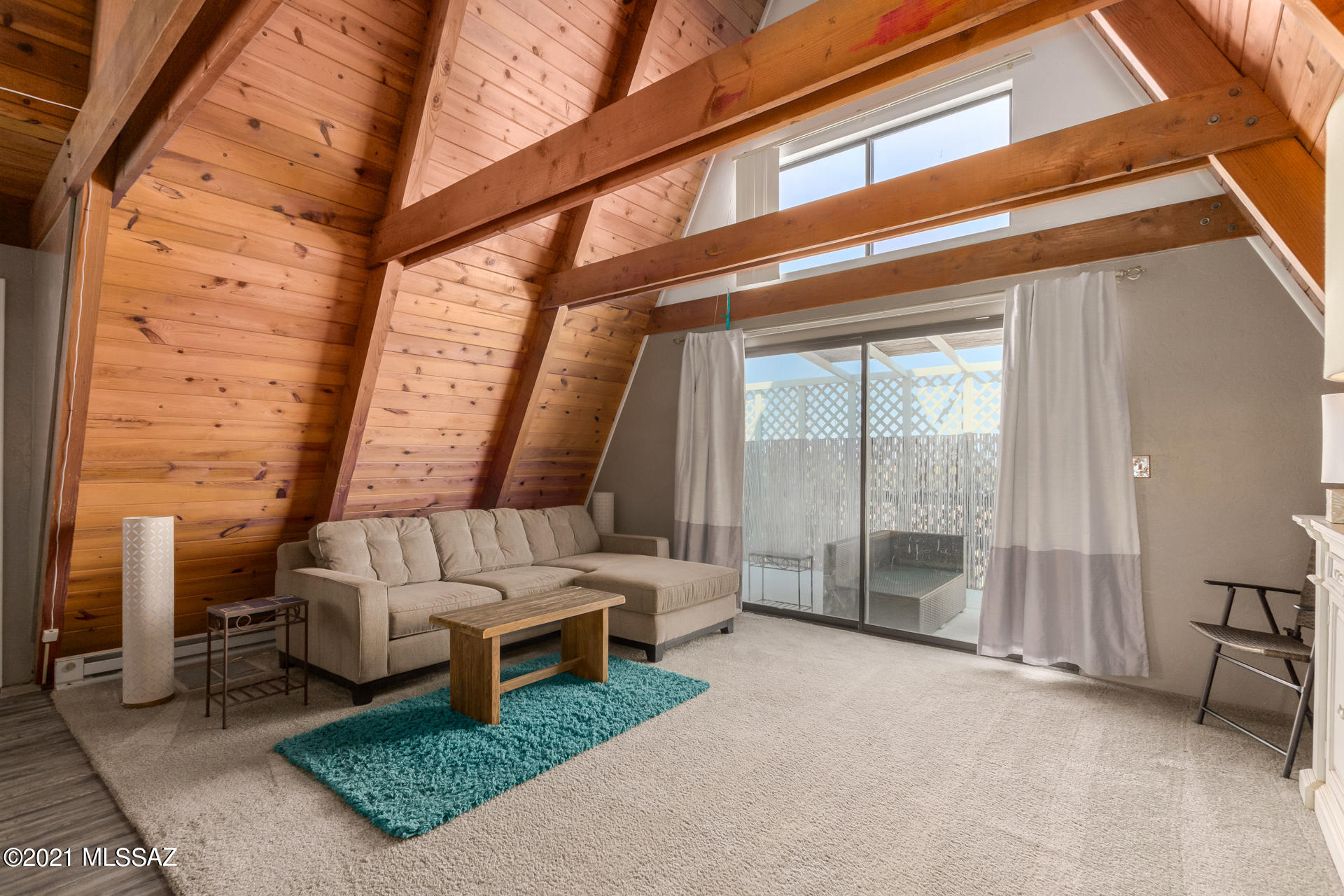 3285 E Calle Agassiz