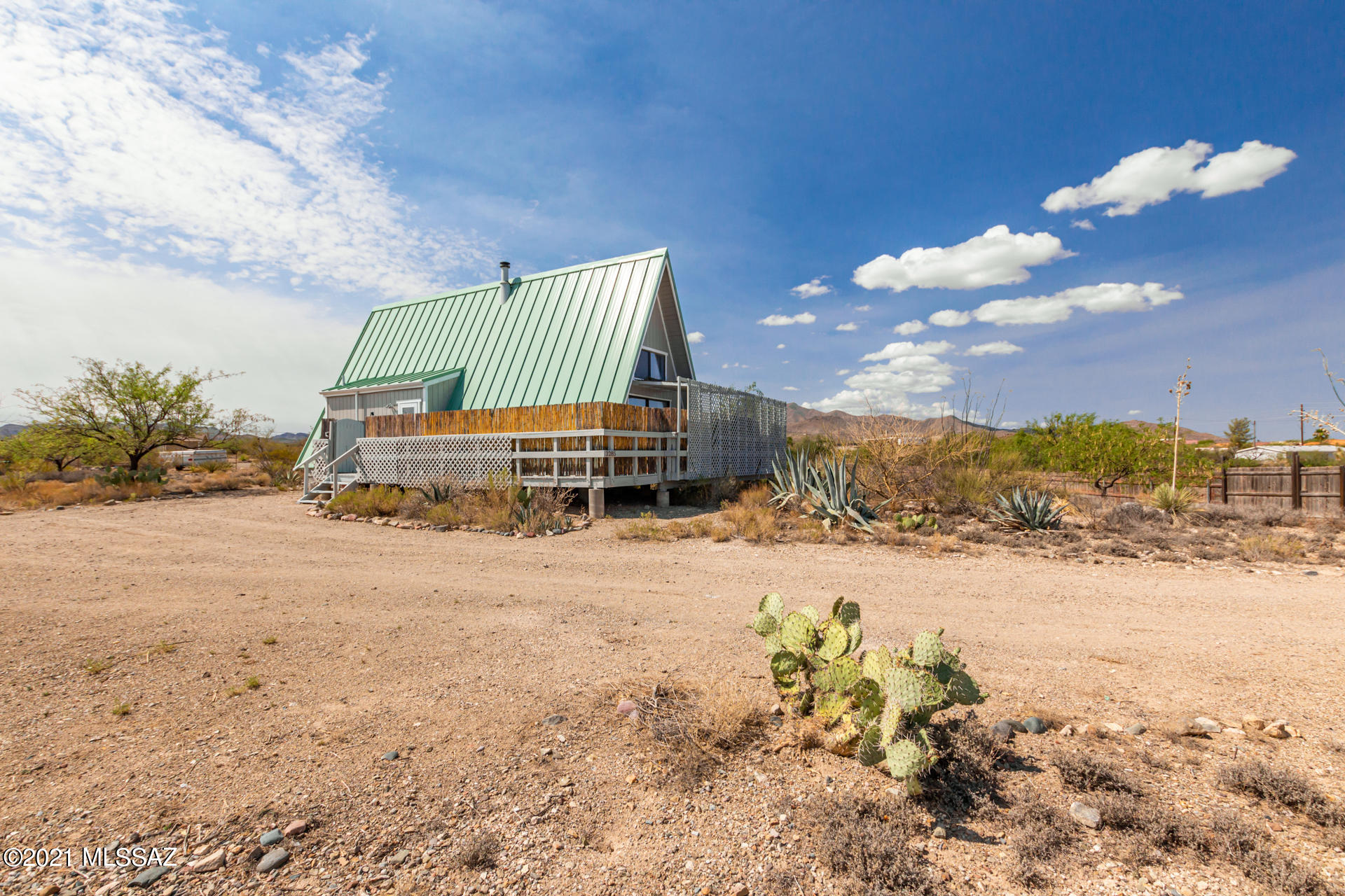 3285 E Calle Agassiz