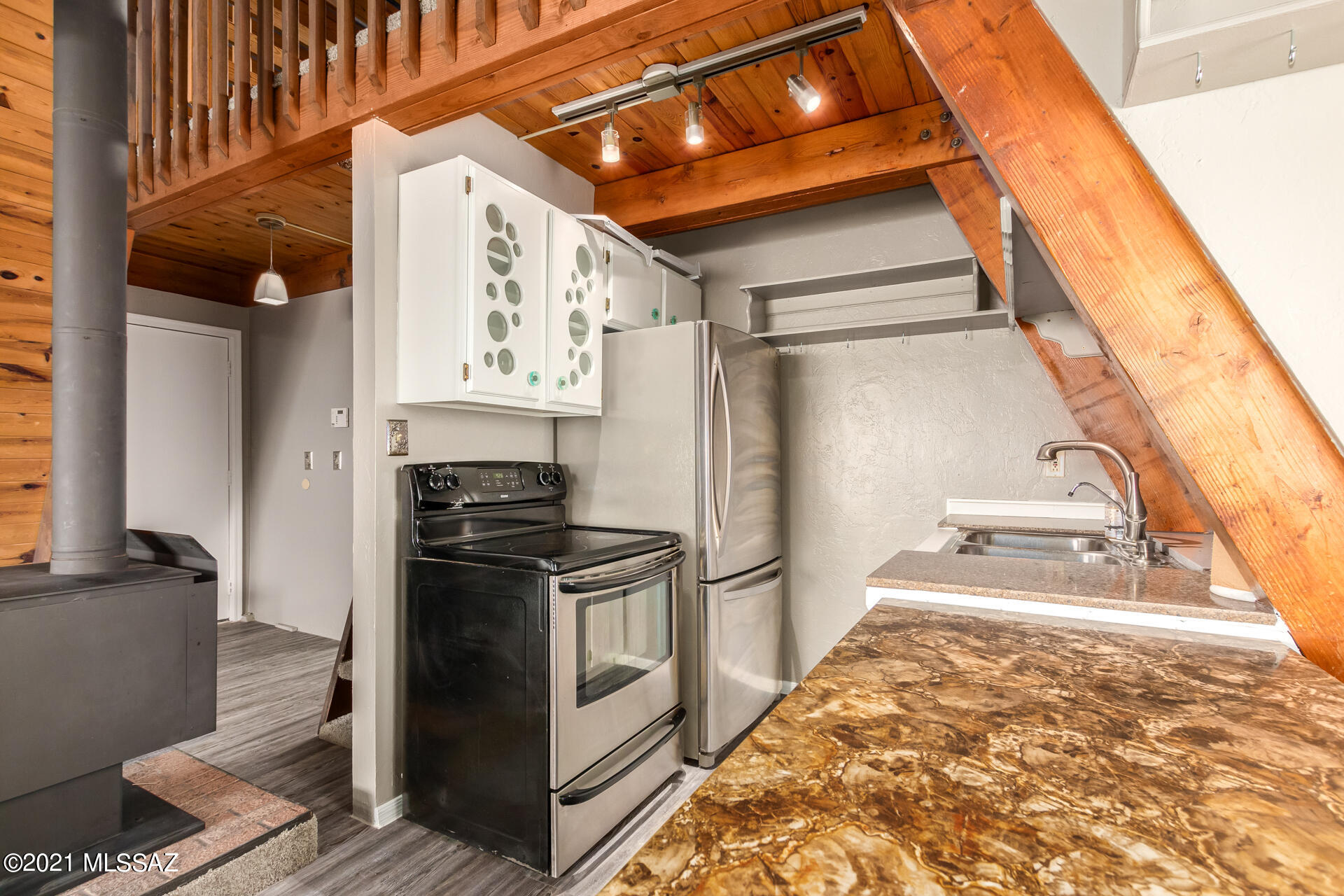 3285 E Calle Agassiz