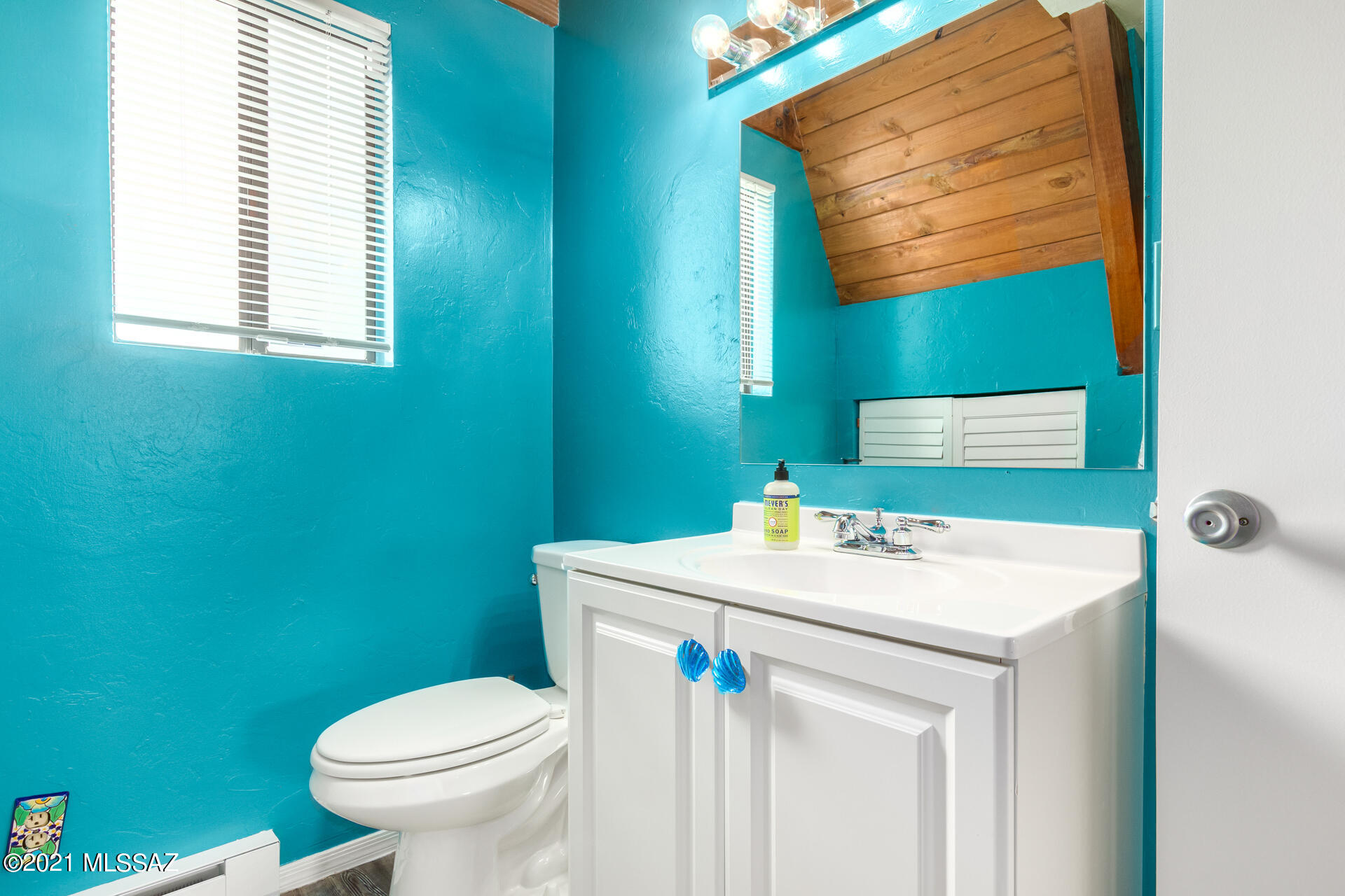 3285 E Calle Agassiz