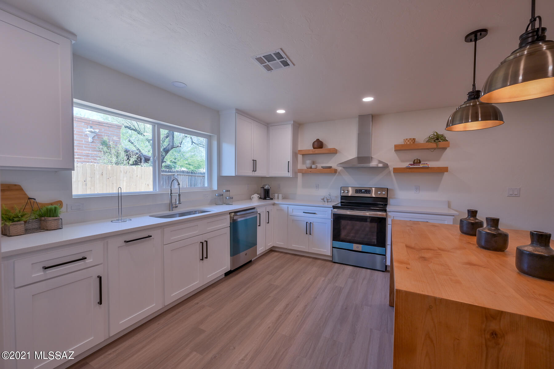 1804 N Santa Rosa Avenue
