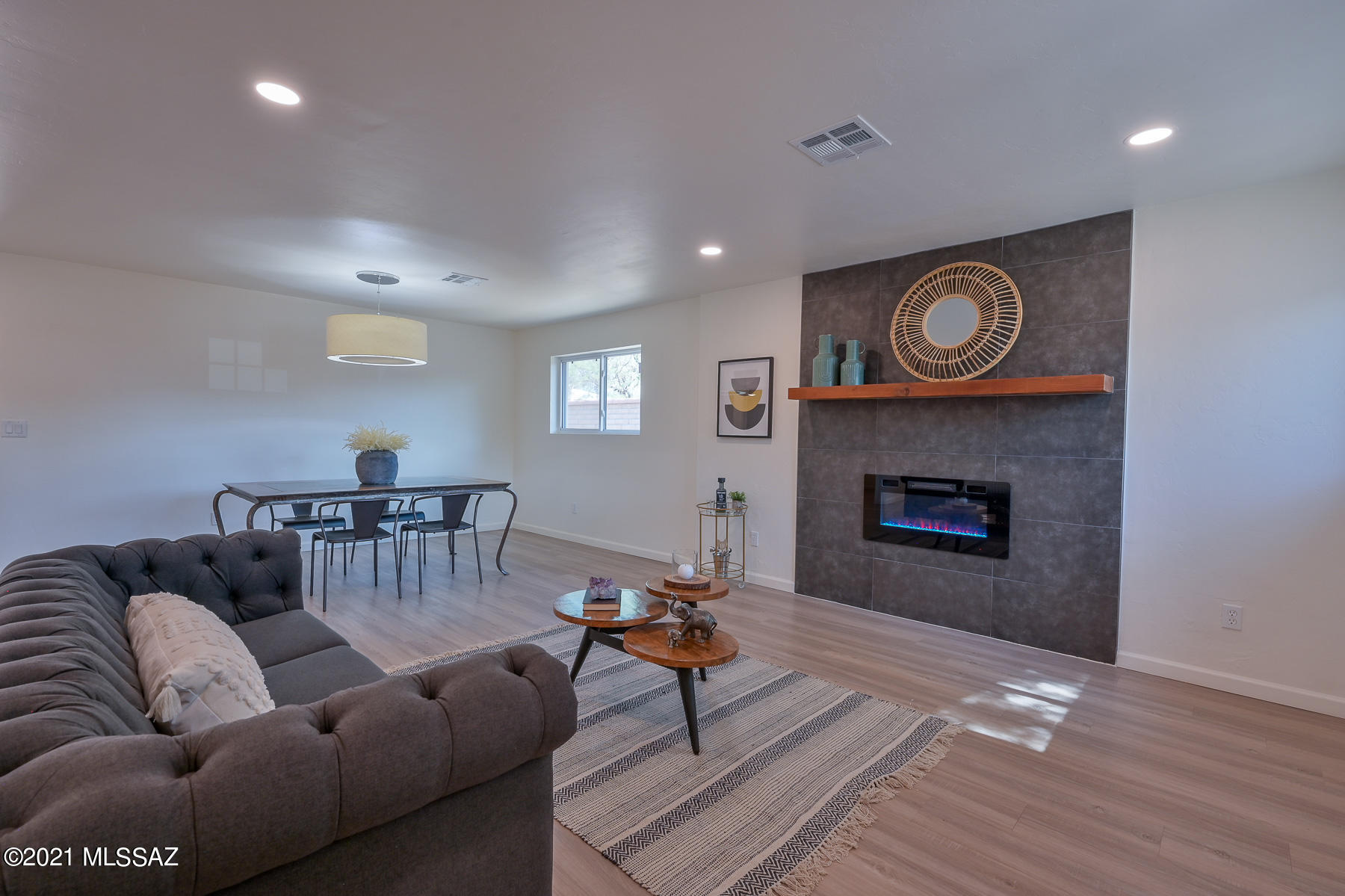 1804 N Santa Rosa Avenue