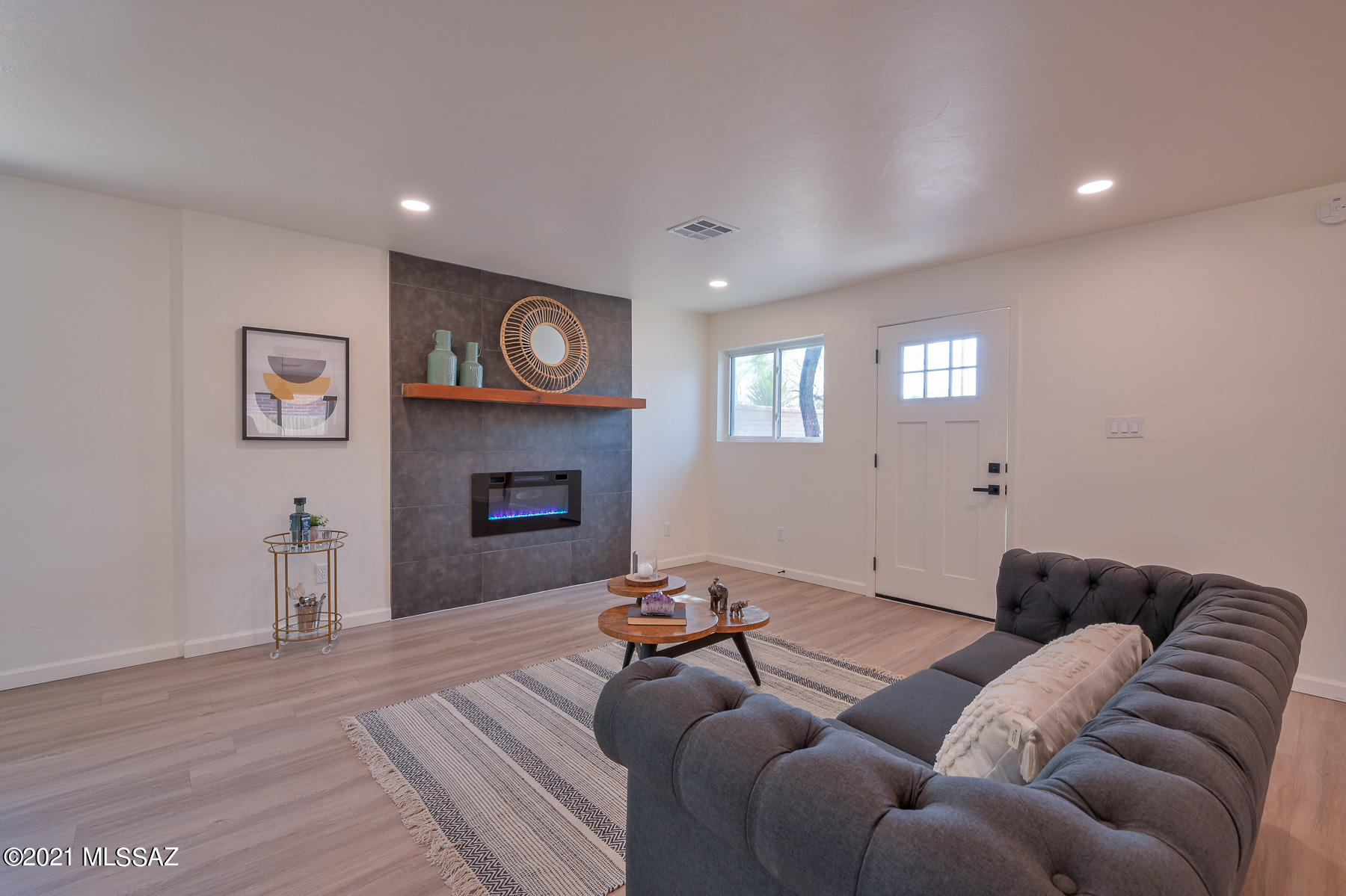 1804 N Santa Rosa Avenue