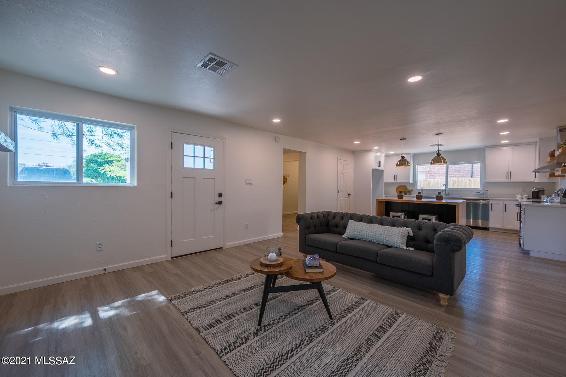 1804 N Santa Rosa Avenue