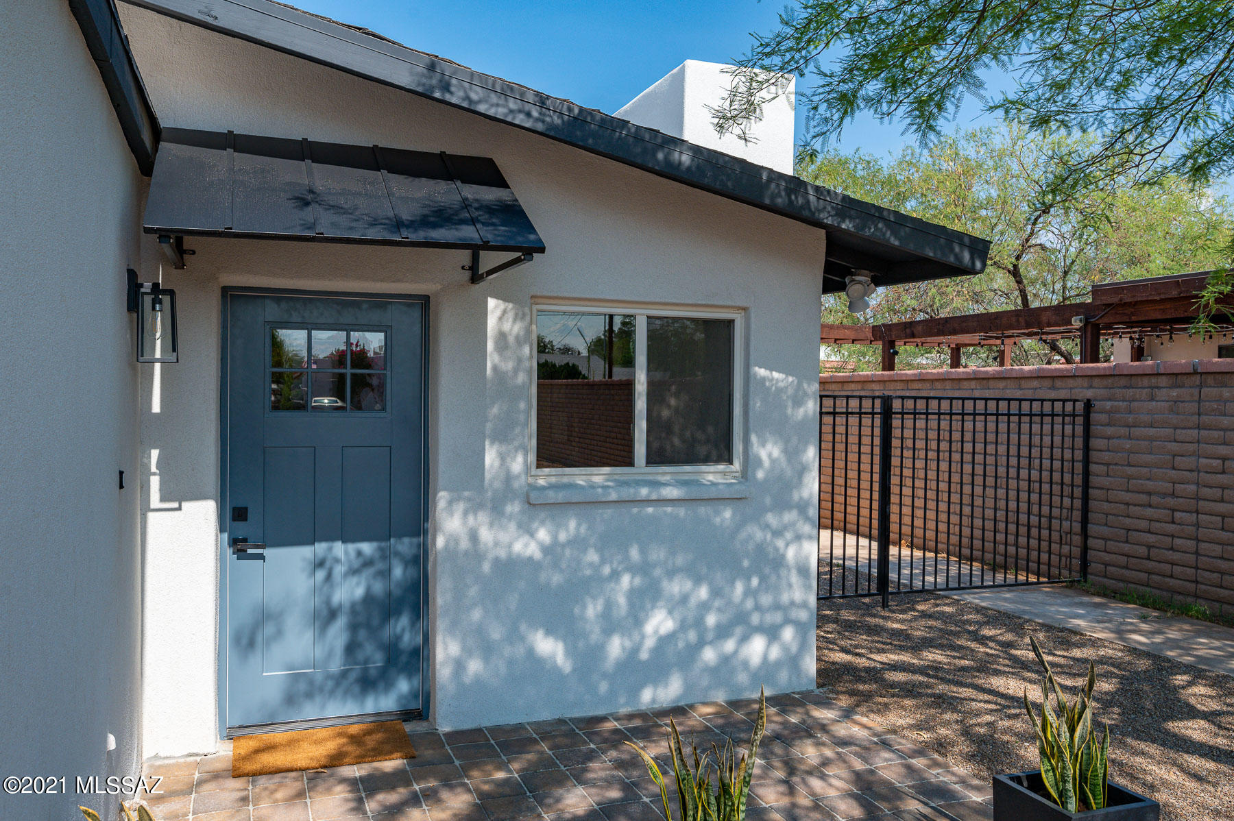 1804 N Santa Rosa Avenue