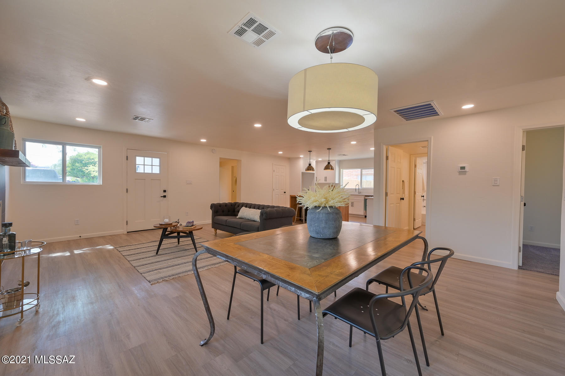 1804 N Santa Rosa Avenue