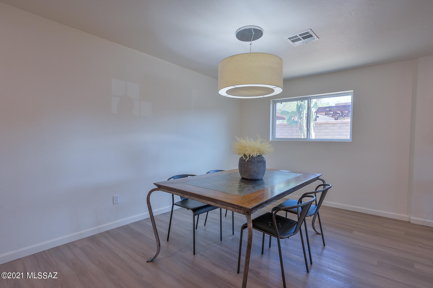 1804 N Santa Rosa Avenue