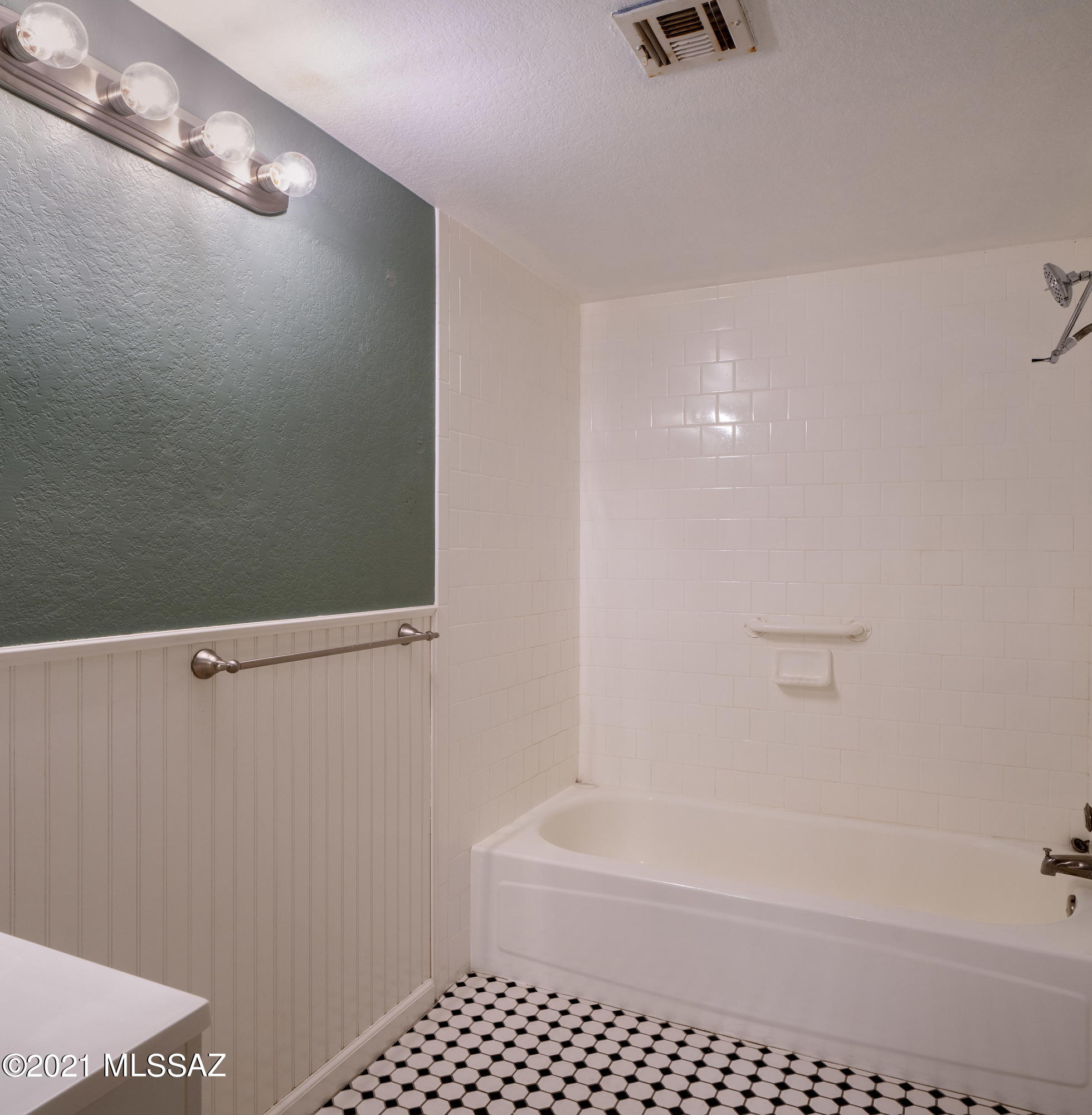 3061 E Winterhaven Drive