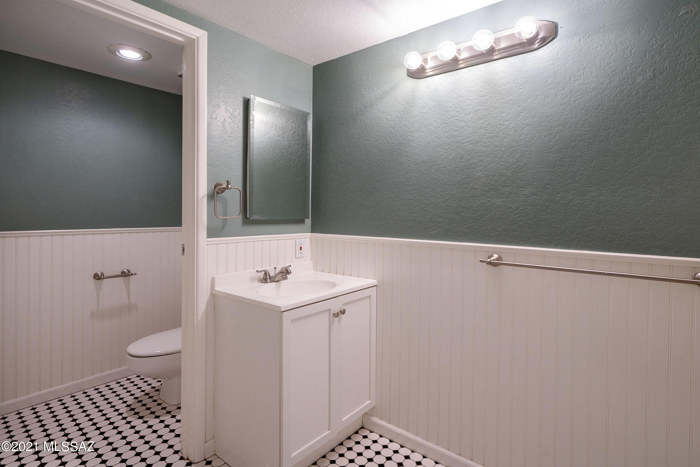 3061 E Winterhaven Drive