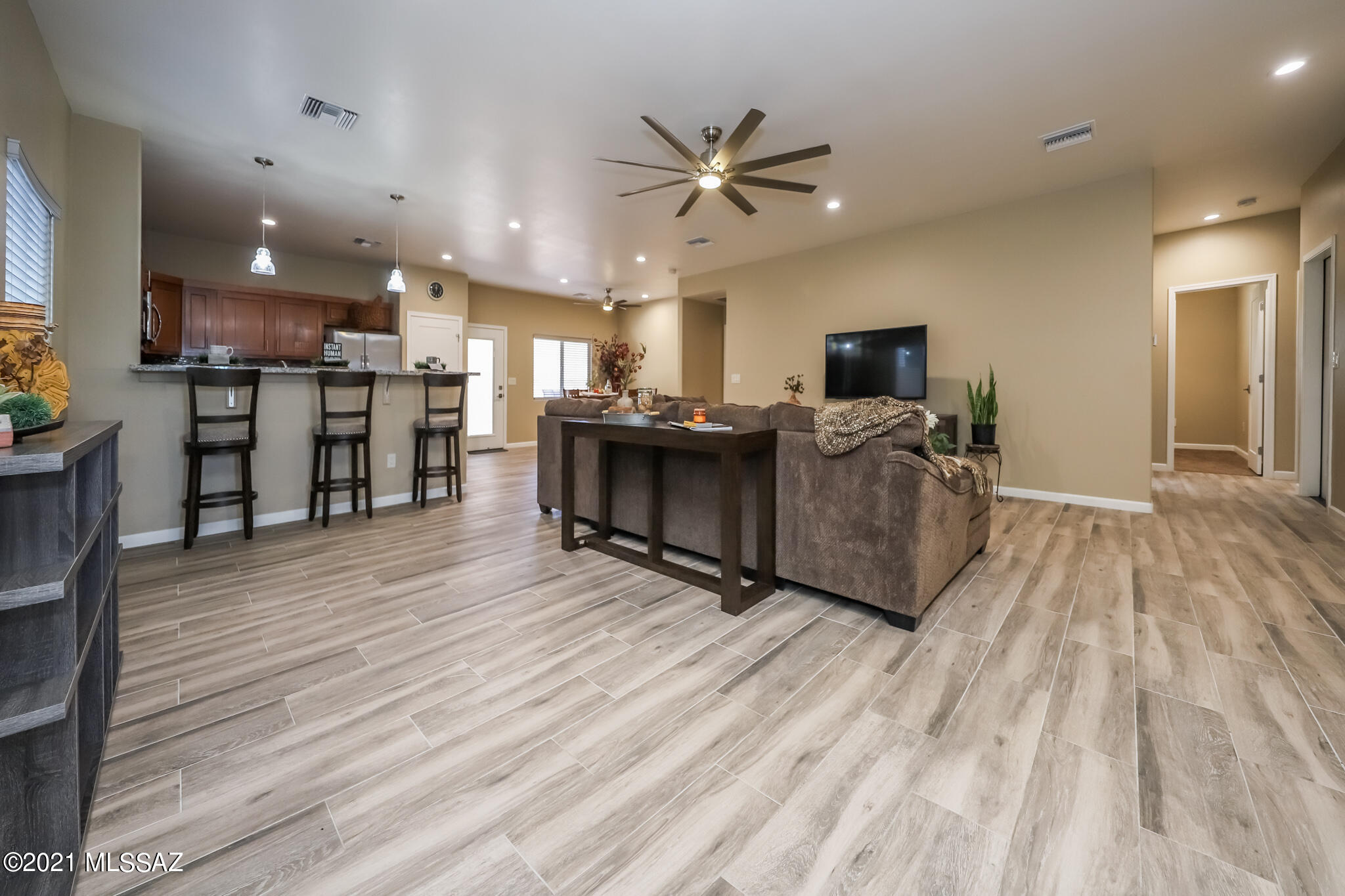 319 N Cameron View Place