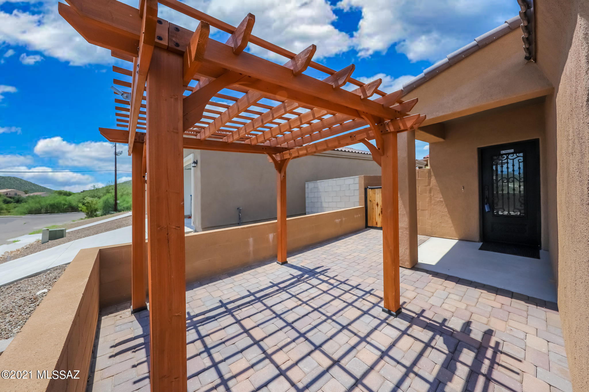 319 N Cameron View Place