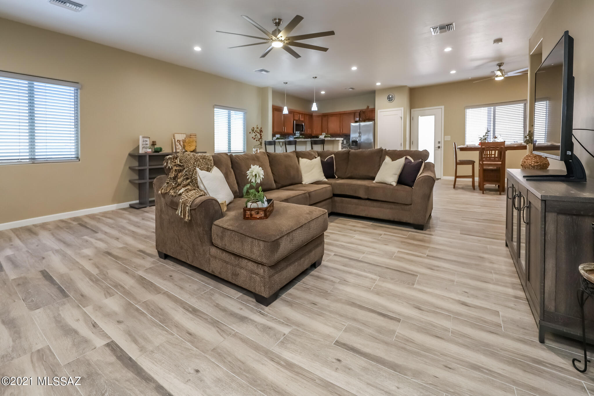 319 N Cameron View Place