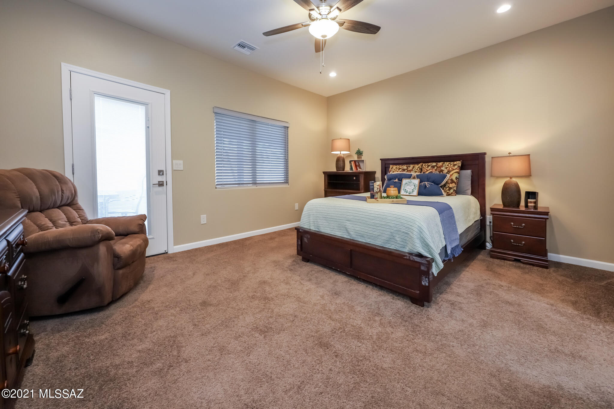 319 N Cameron View Place