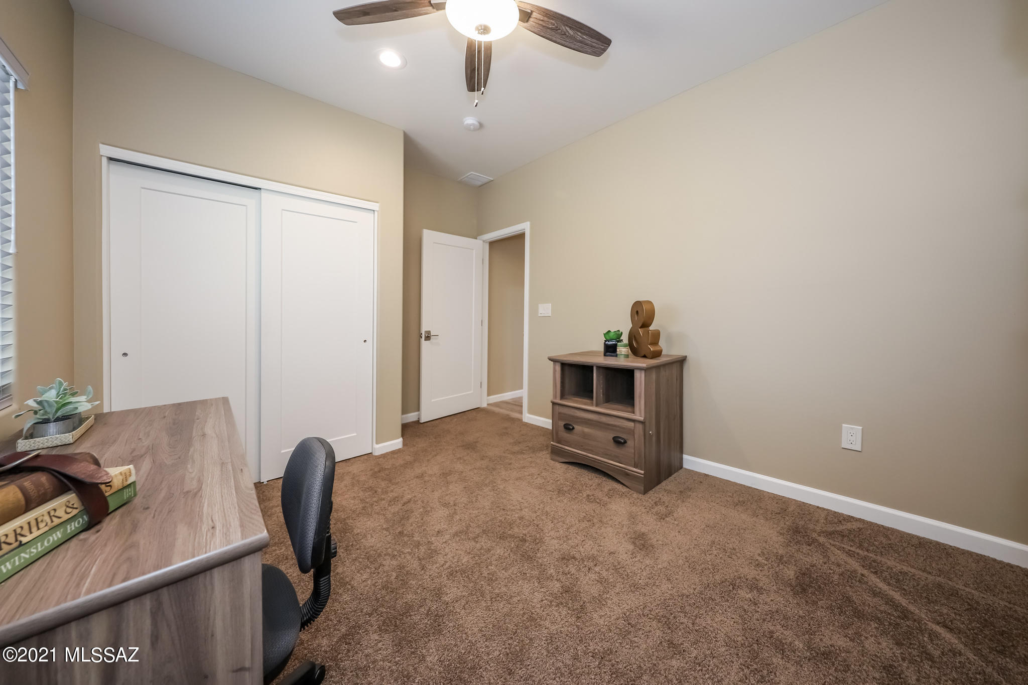 319 N Cameron View Place