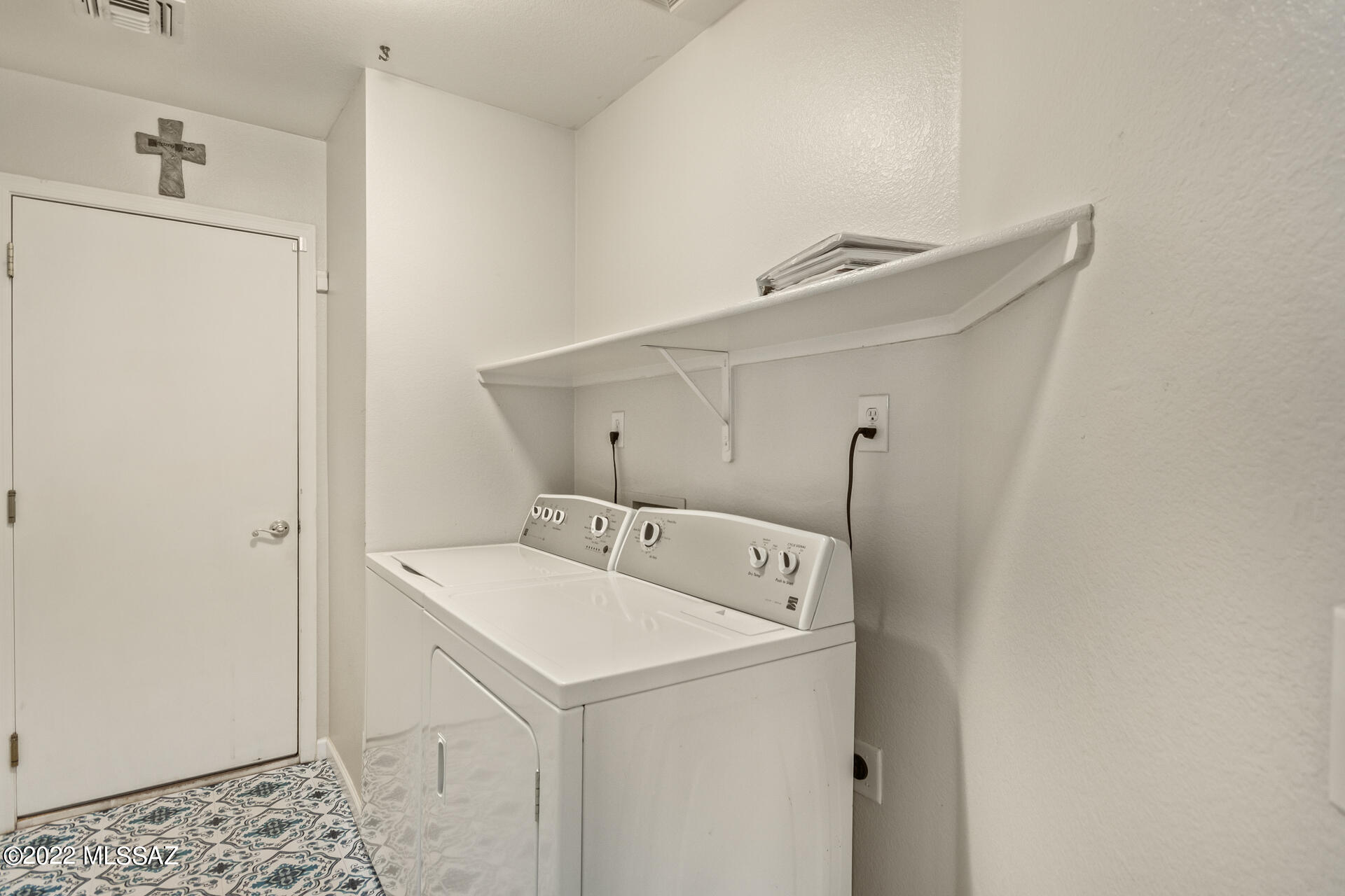 9385 E Grapevine Spring Place