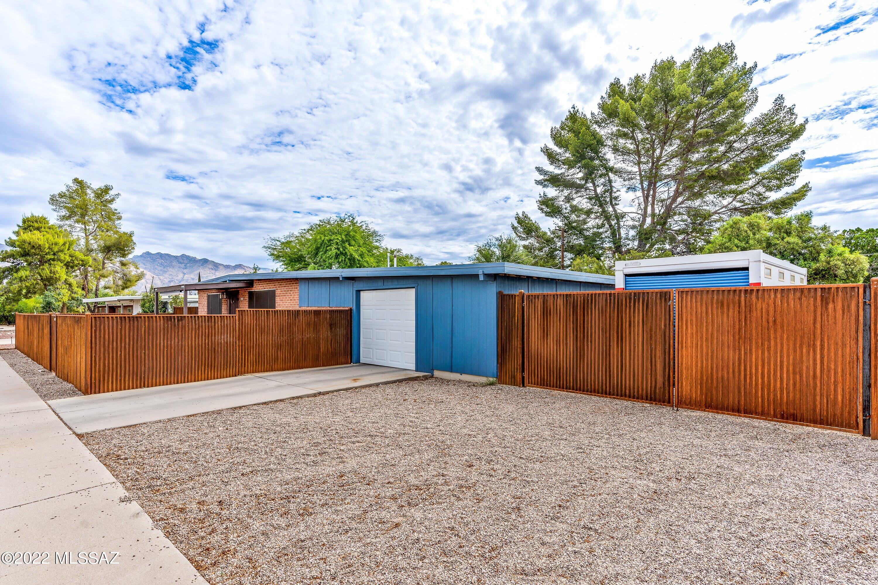 2642 N Ave Carolina