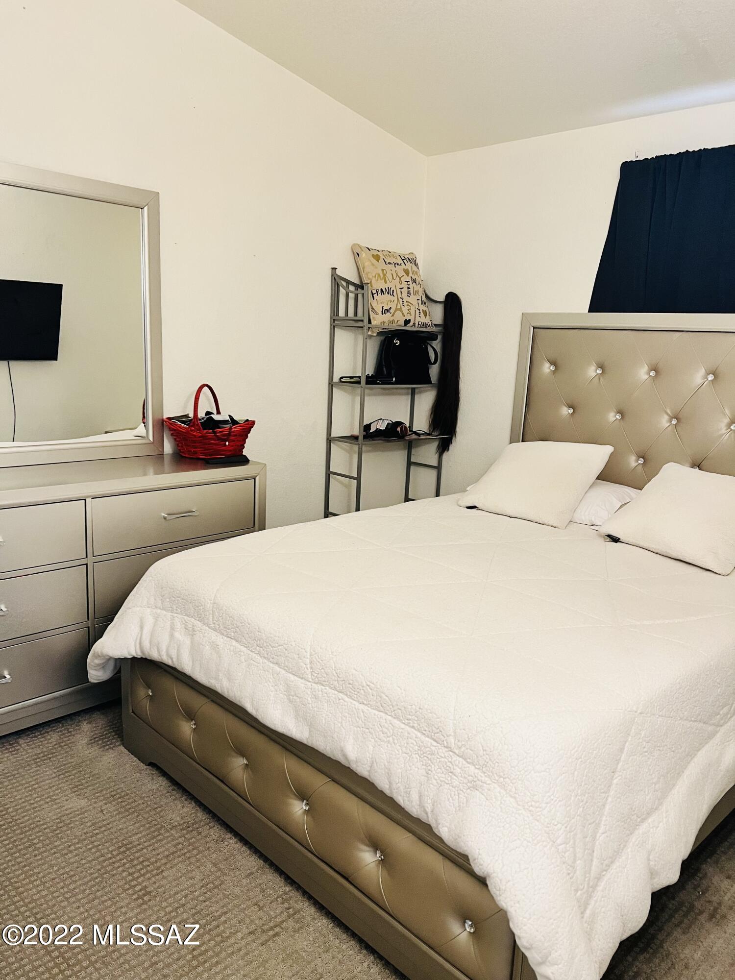 4938 N River Valley Loop