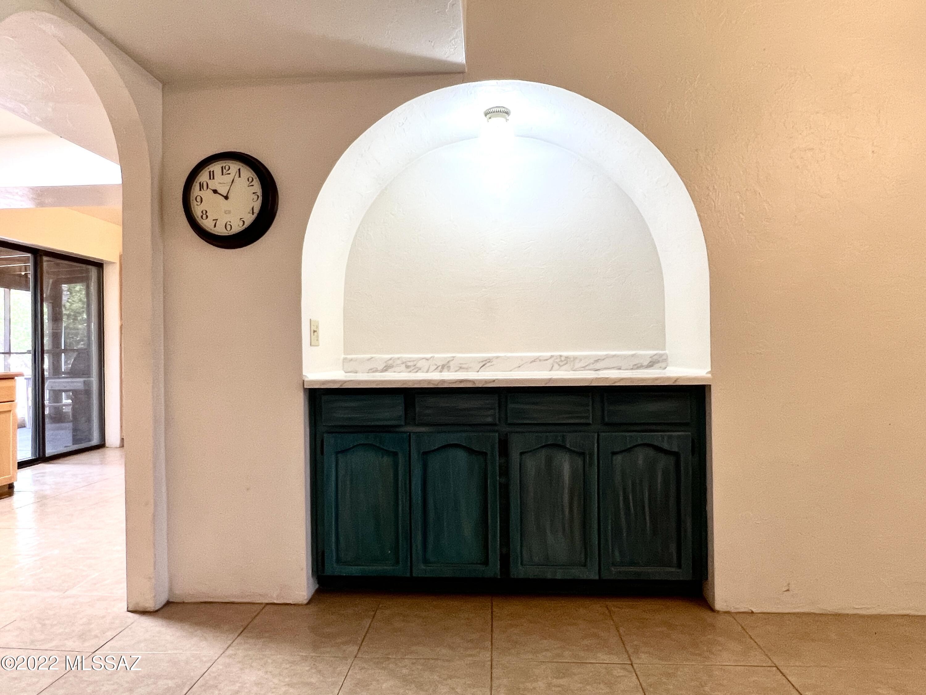 902 W Calle De Marzo