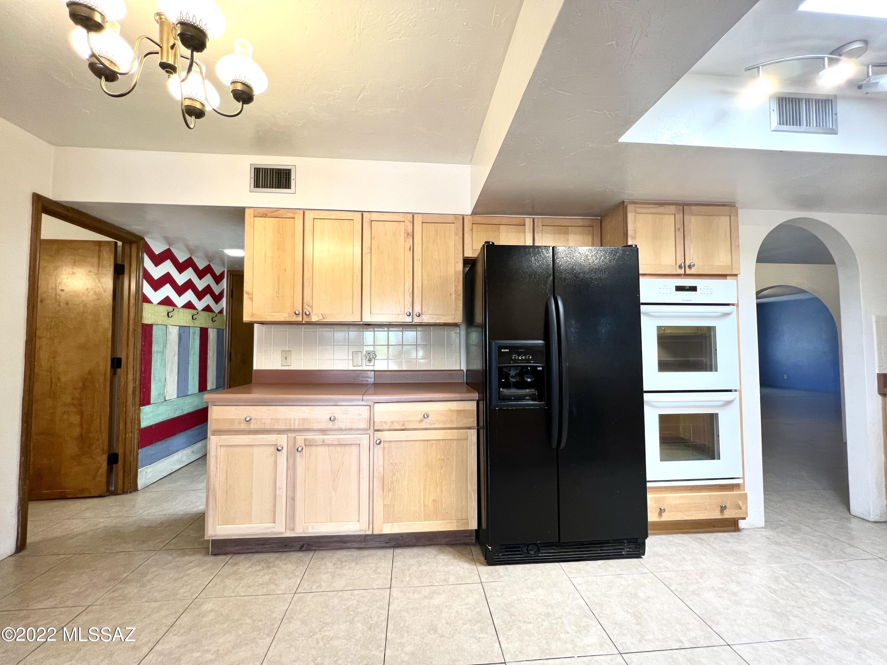 902 W Calle De Marzo