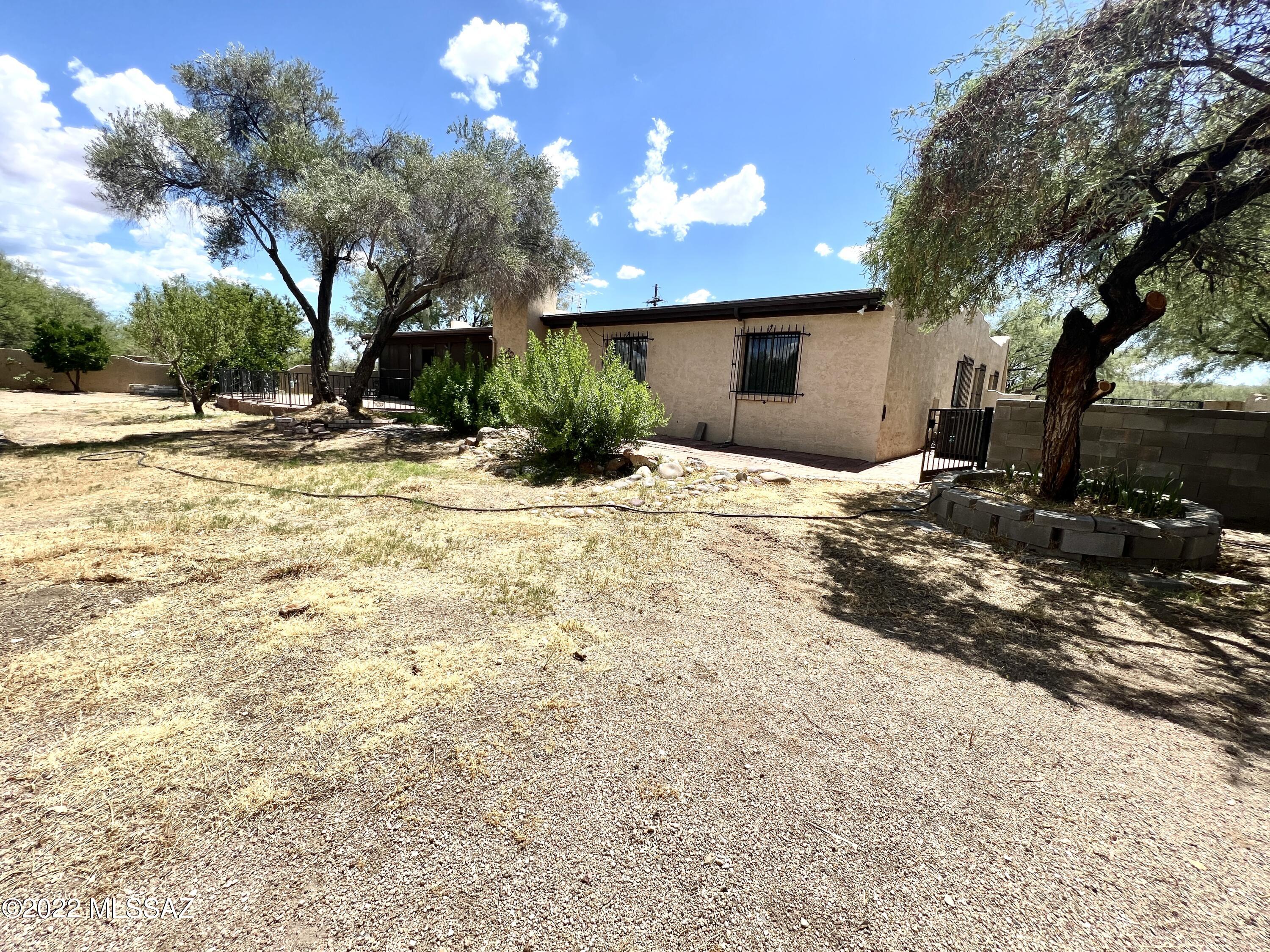 902 W Calle De Marzo