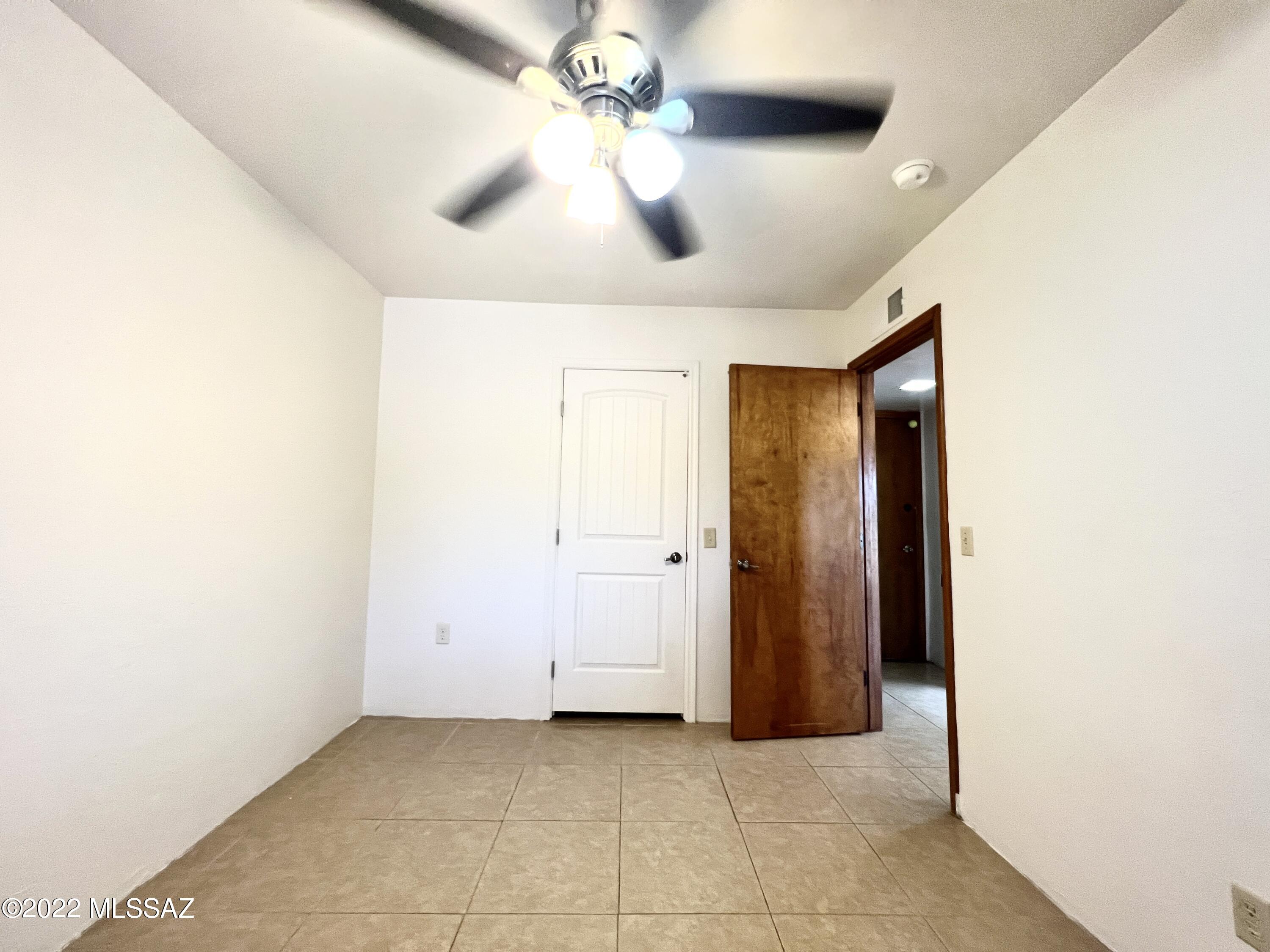 902 W Calle De Marzo