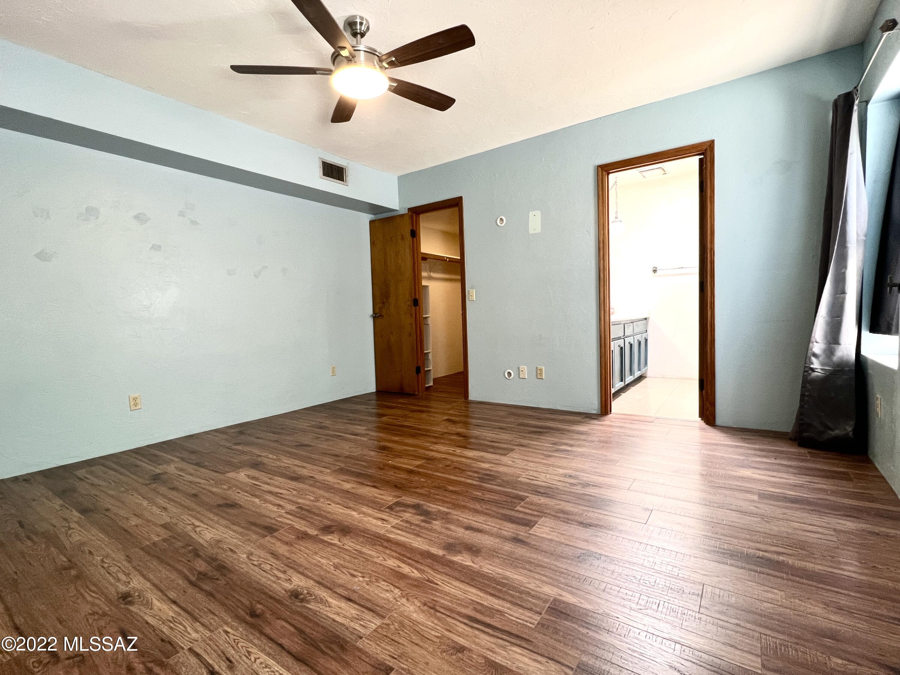 902 W Calle De Marzo